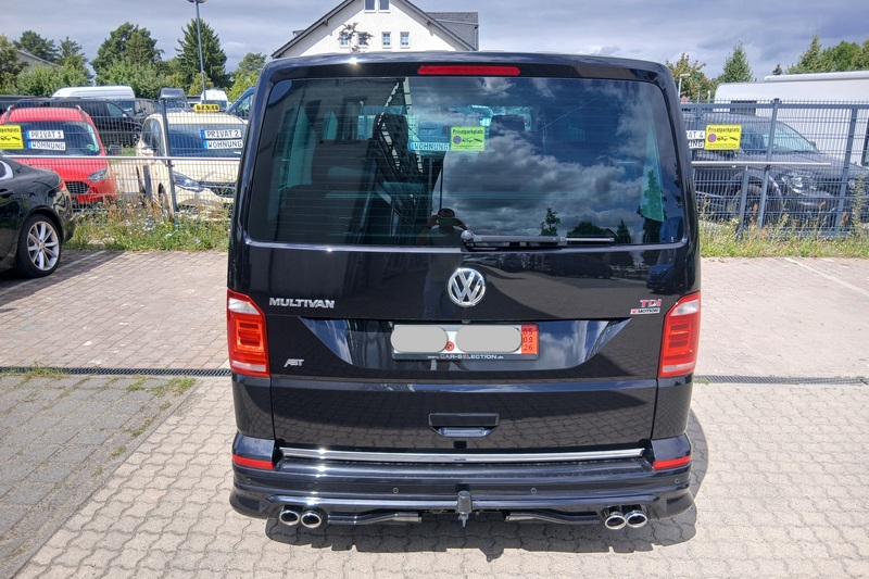 Minivan on German export plates delivered to Bordeaux